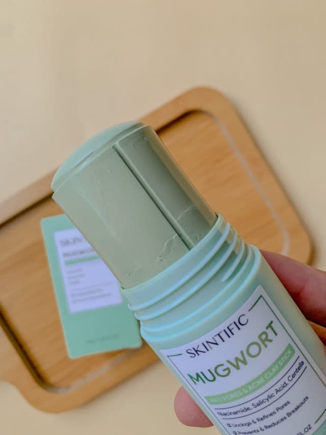 Skintific Mugwort Anti Pores & Acne Clay Mask Stick review photo by farabeautydiary