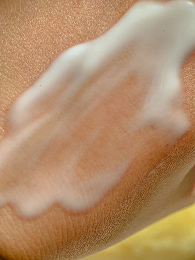 ZarZou Beauty Daily Shield Sun Gel SPF50 PA++++ review photo by farabeautydiary