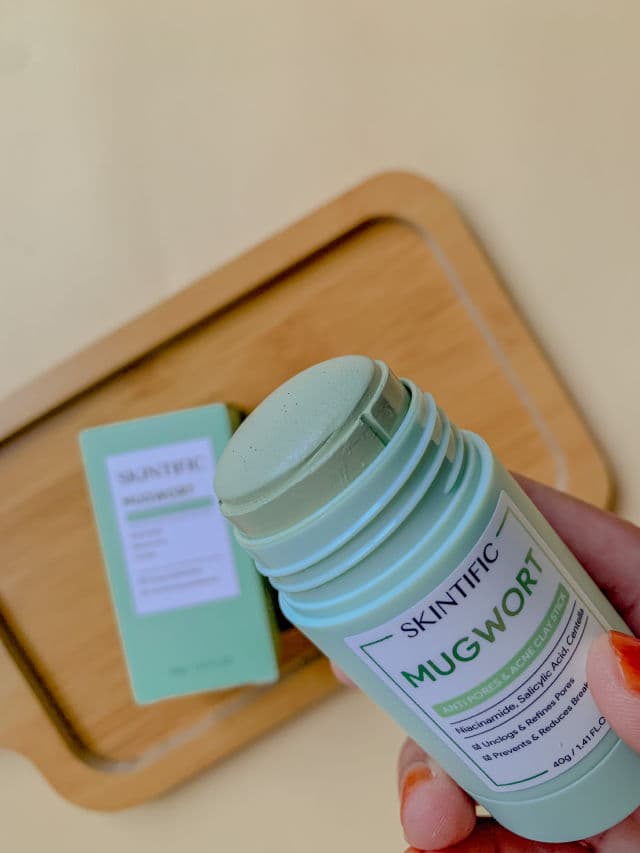 Skintific Mugwort Anti Pores & Acne Clay Mask Stick review photo by farabeautydiary