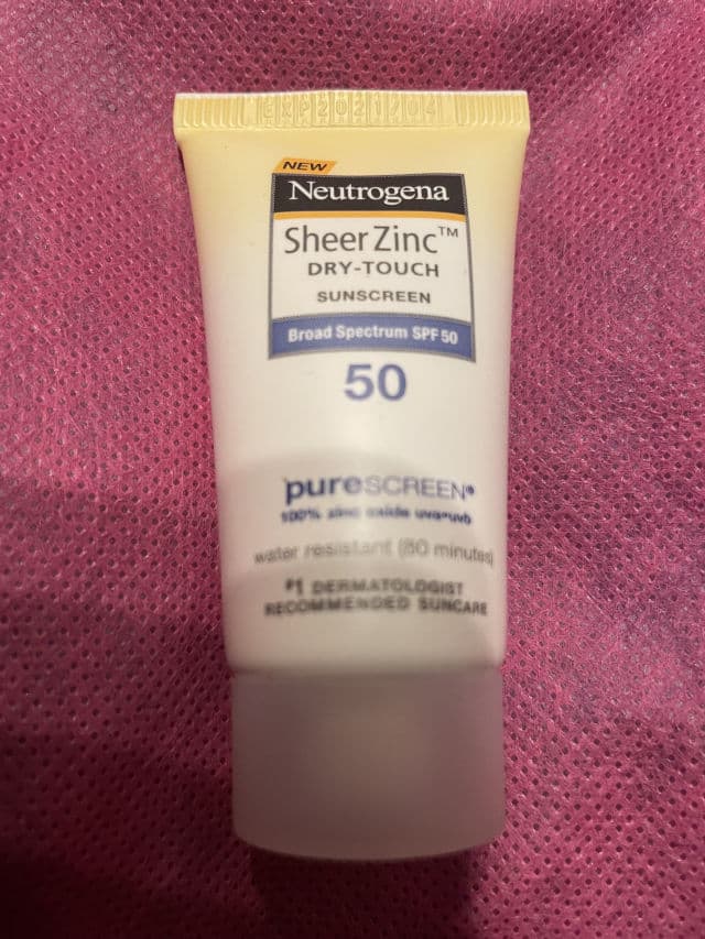 Neutrogena SheerZinc Dry-Touch Sunscreen Broad Spectrum SPF 50 review photo by QueenTania