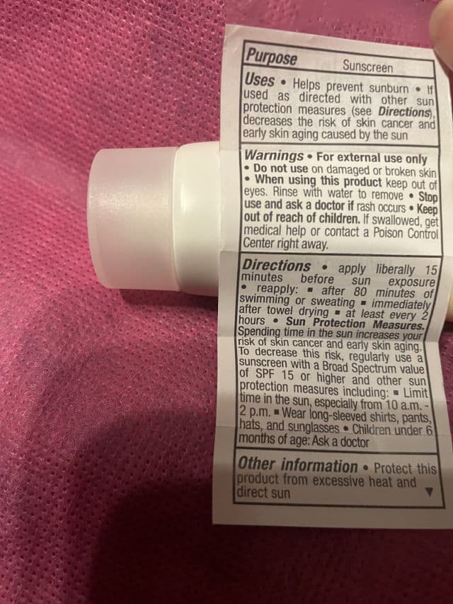 Neutrogena SheerZinc Dry-Touch Sunscreen Broad Spectrum SPF 50 review photo by QueenTania
