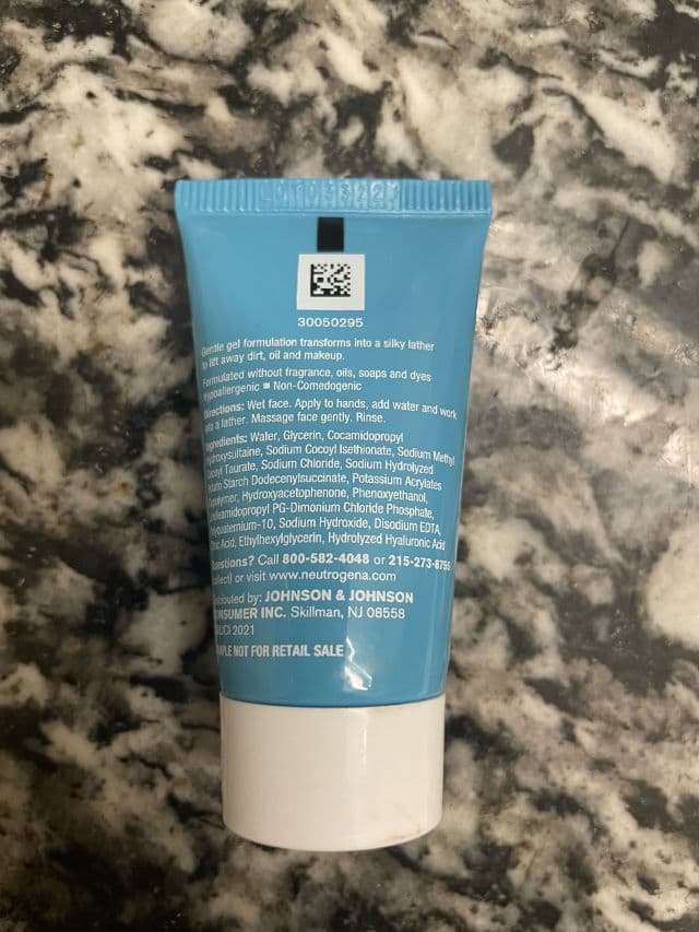 Neutrogena Hydro Boost Hydrating Cleansing Gel with Hyaluronic Acid review photo by QueenTania