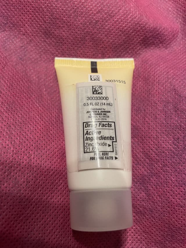 Neutrogena SheerZinc Dry-Touch Sunscreen Broad Spectrum SPF 50 review photo by QueenTania