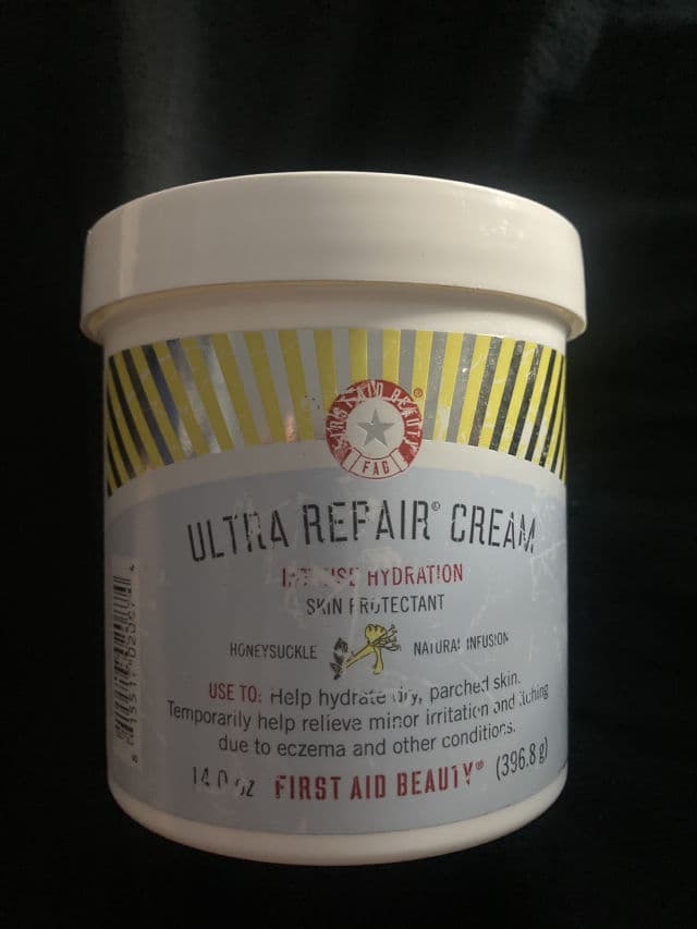 First Aid Beauty Ultra Repair Cream Intense Hydration review photo by rissamatis
