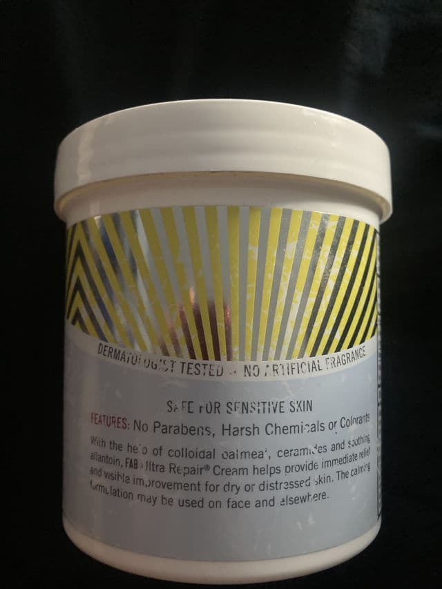 First Aid Beauty Ultra Repair Cream Intense Hydration review photo by rissamatis