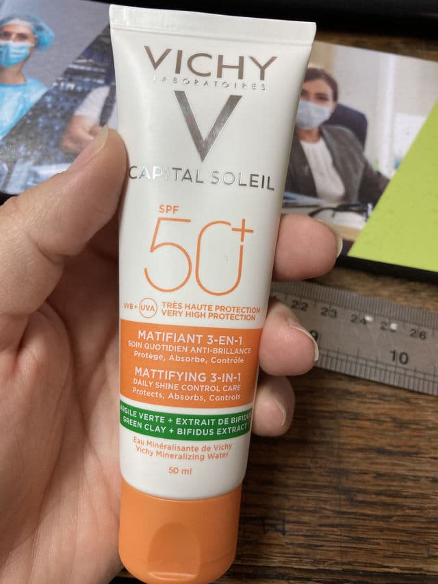 Vichy Capital Soleil Mattifying 3-in-1 SPF 50+ review photo by ceciliia88