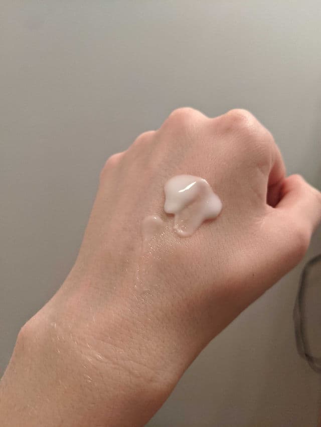 Neutrogena Skin Balancing Fragrance Free Milky Cleanser review photo by skincaretogether