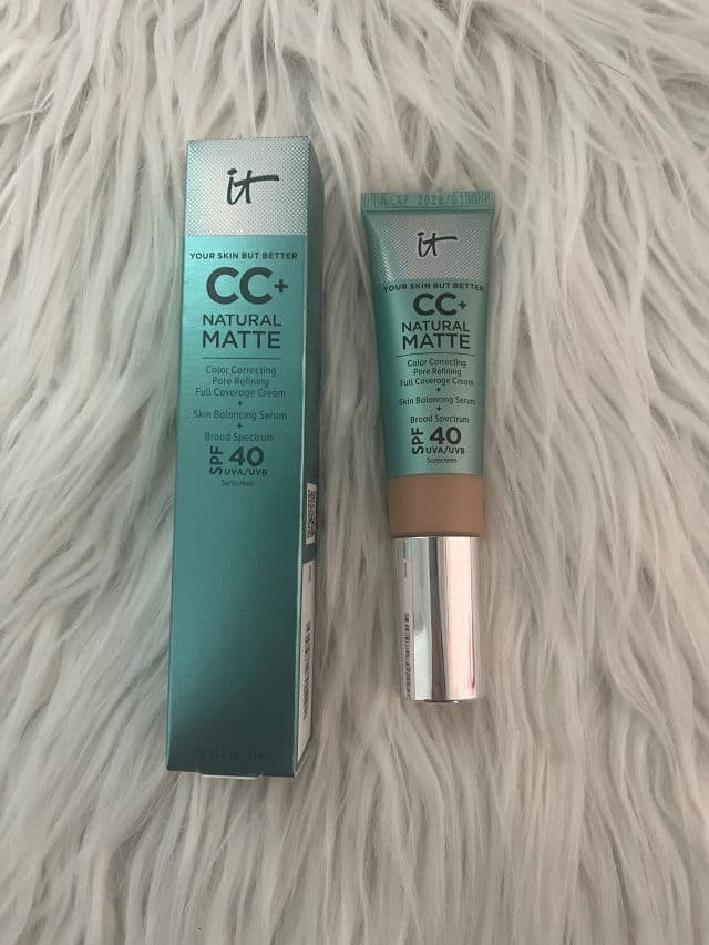 It Cosmetics CC+ Cream Oil-Free Matte with SPF 40 review photo by karac91