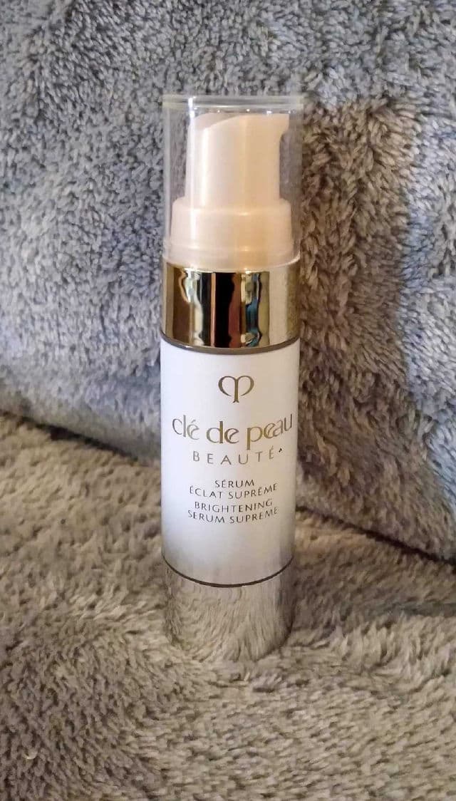 Clé de Peau Beauté Concentrated Brightening Serum review photo by lookingmybest