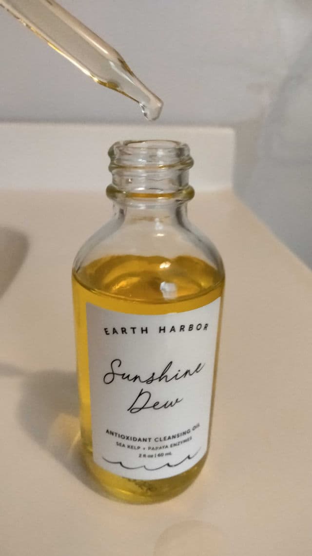 Earth Harbor Naturals Sunshine Dew Antioxidant Cleansing Oil review photo by lookingmybest