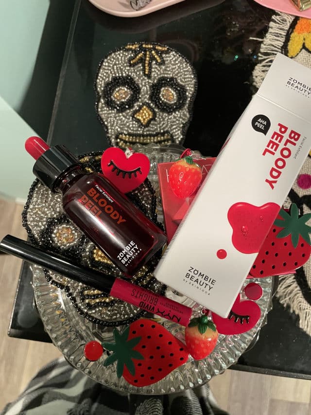 ZOMBIE BEAUTY by SKIN1004 Bloody Peel product review