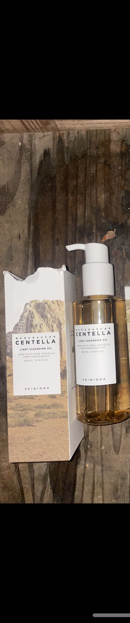 SKIN1004 Madagascar Centella Light Cleansing Oil review photo by AriZombieSkincare