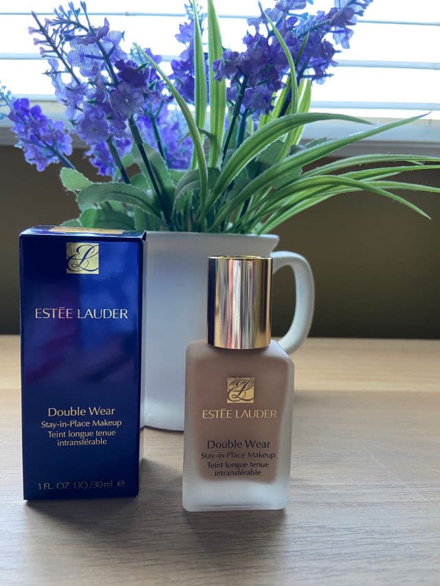 Estee Lauder Double Wear Stay-in-Place Foundation SPF 10 review photo by nuobeier