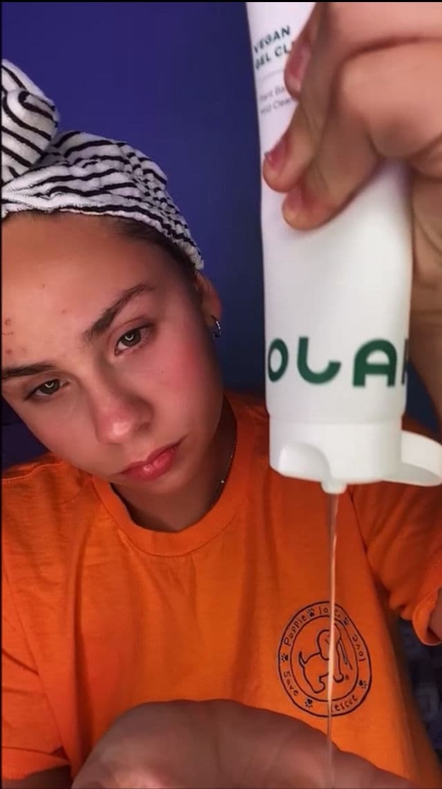 NolaHour Vegan Gel Cleanser review photo by HayGrooves