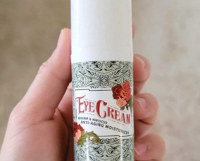 LilyAna Naturals Eye Cream Moisturizer review photo by JillF