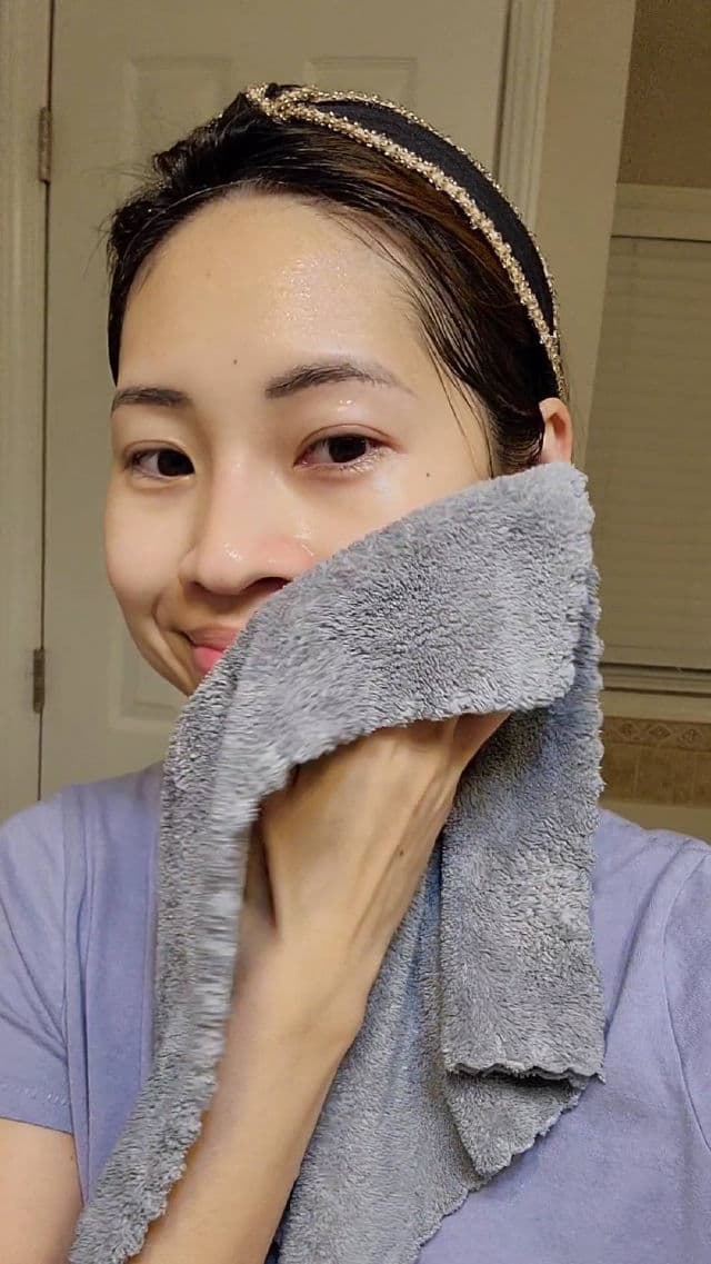Mary&May Vegan Low pH Hyaluronic Gel Cleanser review photo by JillF