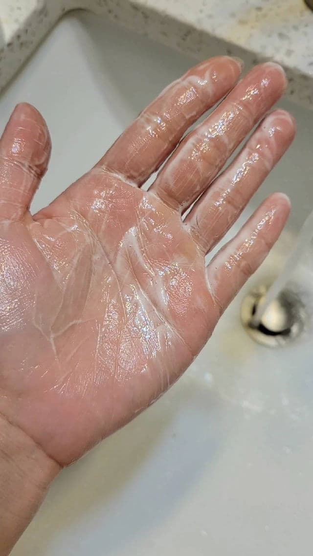 Vegan Low pH Hyaluronic Gel Cleanser product review