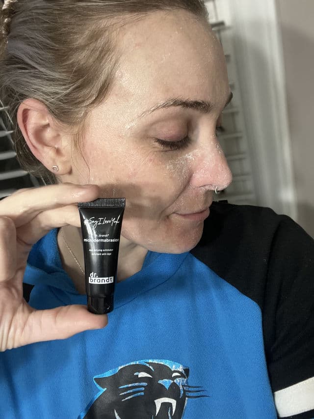 Dr. Brandt Microdermabrasion Age Defying Exfoliator review photo by Amanda87