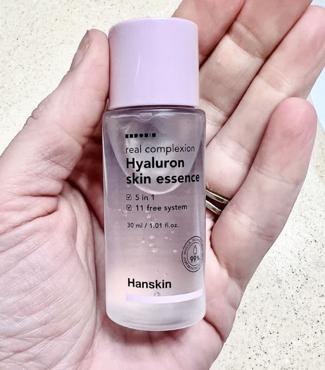HANSKIN Real Complexion Hyaluron Skin Essence review photo by Amanda87