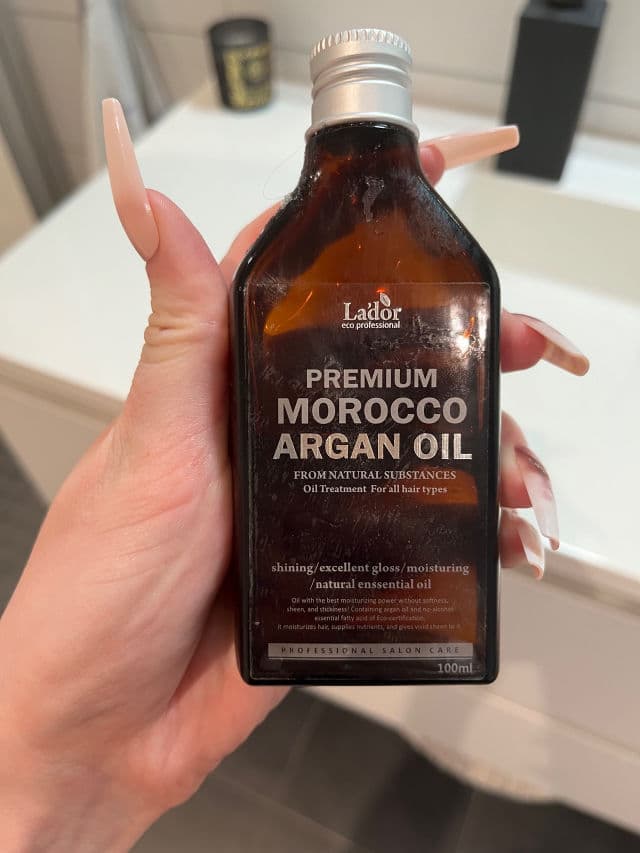 LADOR Premium Morocco Argan Oil review photo by helenaamyhre