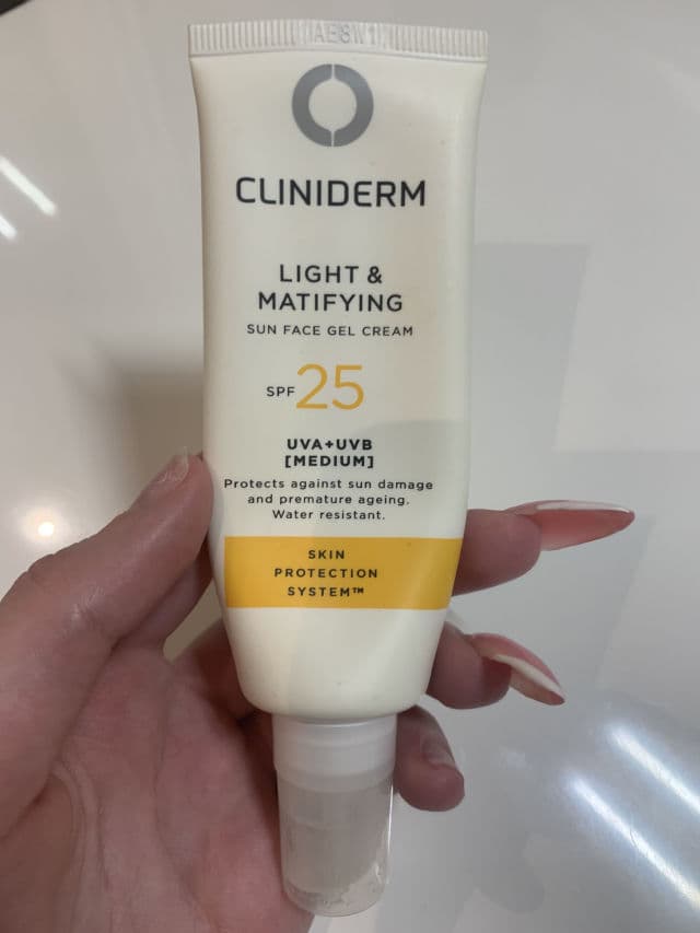 Cliniderm Light & Mattifying Sun Face Gel Cream SPF 25 review photo by helenaaokland
