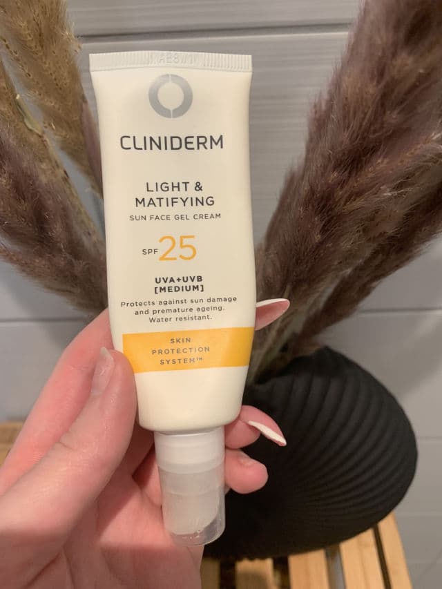 Cliniderm Light & Mattifying Sun Face Gel Cream SPF 25 review photo by helenaaokland
