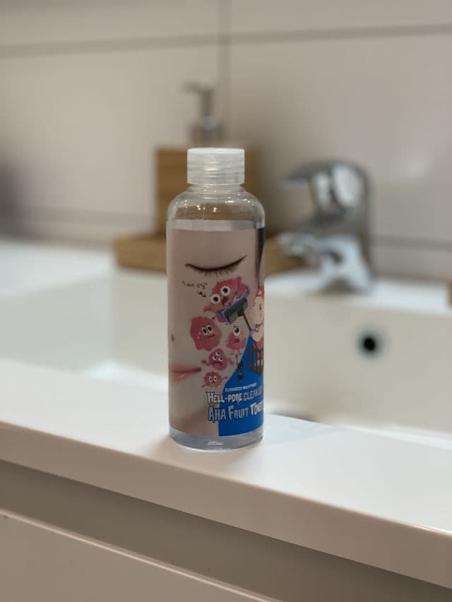 ELIZAVECCA Hell Pore Clean Up AHA Fruit Toner review photo by helenaaokland
