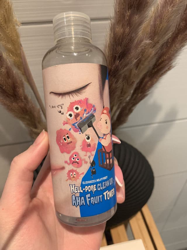 ELIZAVECCA Hell Pore Clean Up AHA Fruit Toner review photo by helenaaokland