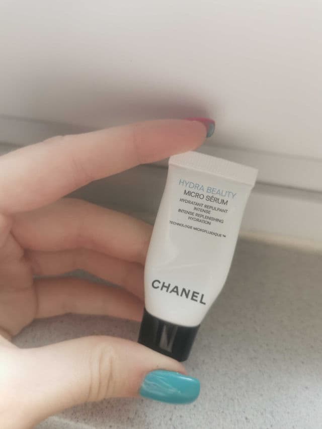 Chanel Hydra Beauty Micro Serum review photo by kristallunklar