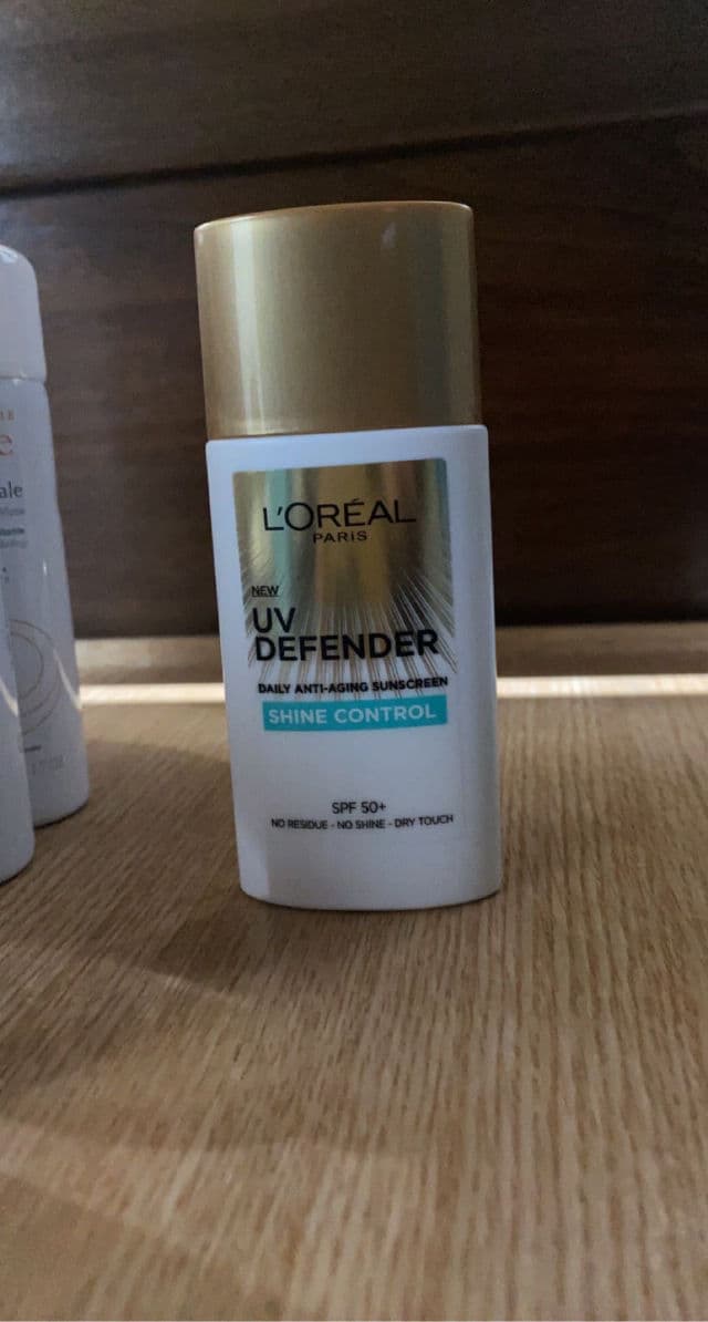 L'Oreal Paris UV Defender Matte & Fresh SPF50 PA++++  review photo by zoldyck01