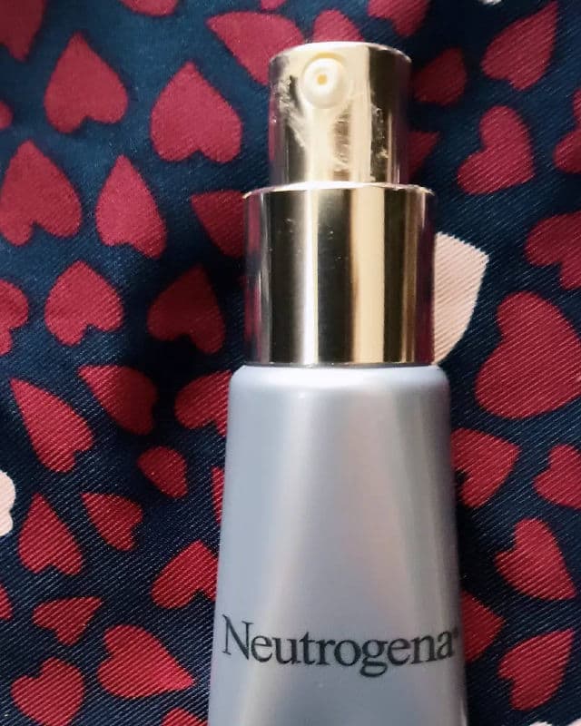 Neutrogena Rapid Wrinkle Repair Serum review photo by Mucci