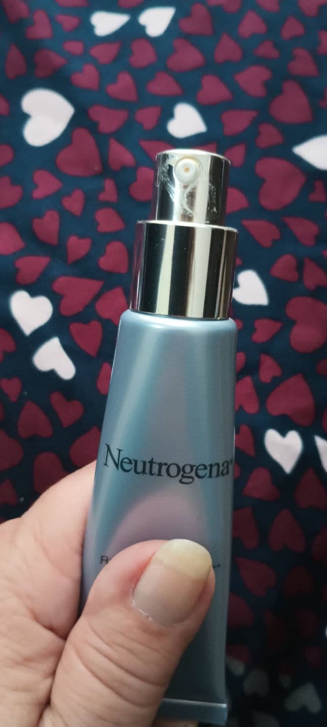 Neutrogena Rapid Wrinkle Repair Serum review photo by Mucci