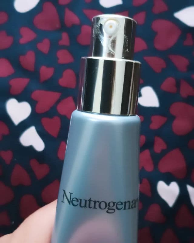 Neutrogena Rapid Wrinkle Repair Serum review photo by Mucci