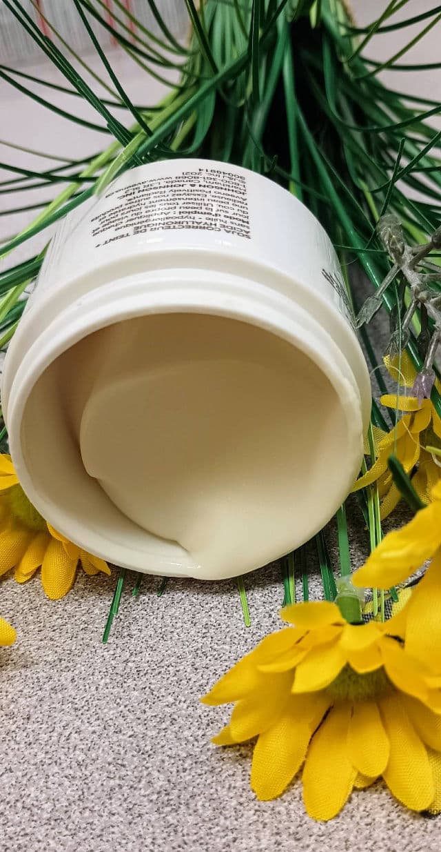 Aveeno Positively Radiant Gel Moisturizer review photo by Mucci