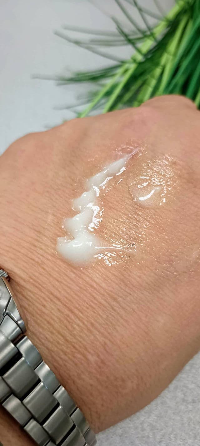 Aveeno Positively Radiant Gel Moisturizer review photo by Mucci
