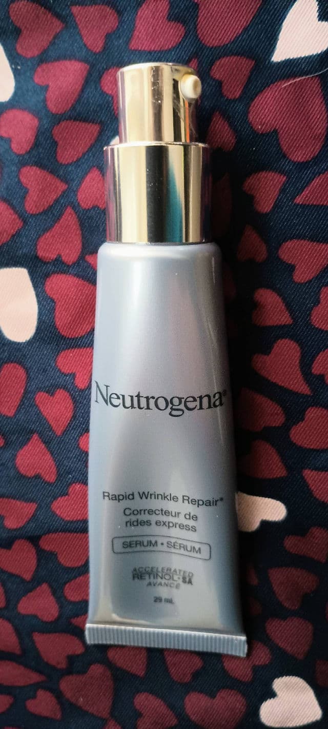 Neutrogena Rapid Wrinkle Repair Serum review photo by Mucci