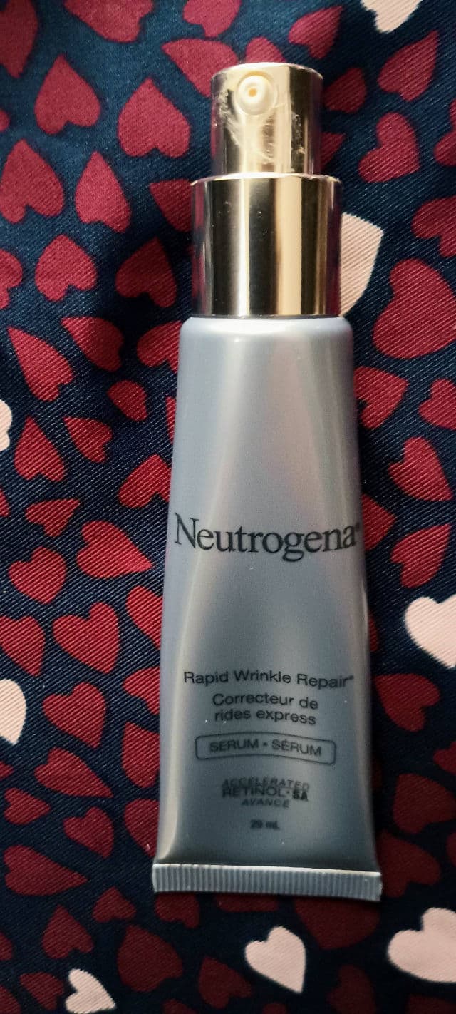 Neutrogena Rapid Wrinkle Repair Serum review photo by Mucci