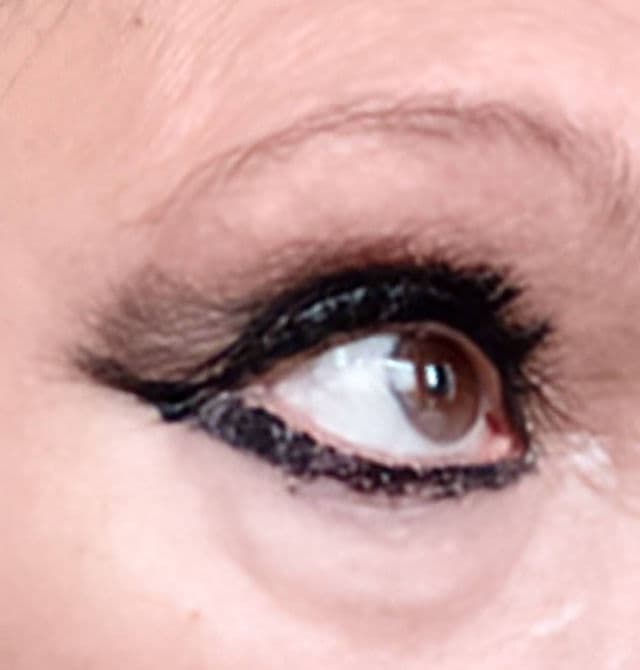 CoverGirl Eye Enhancers 3 Kit Eye Shadow - 110 - Shimmering Sands review photo by Mucci