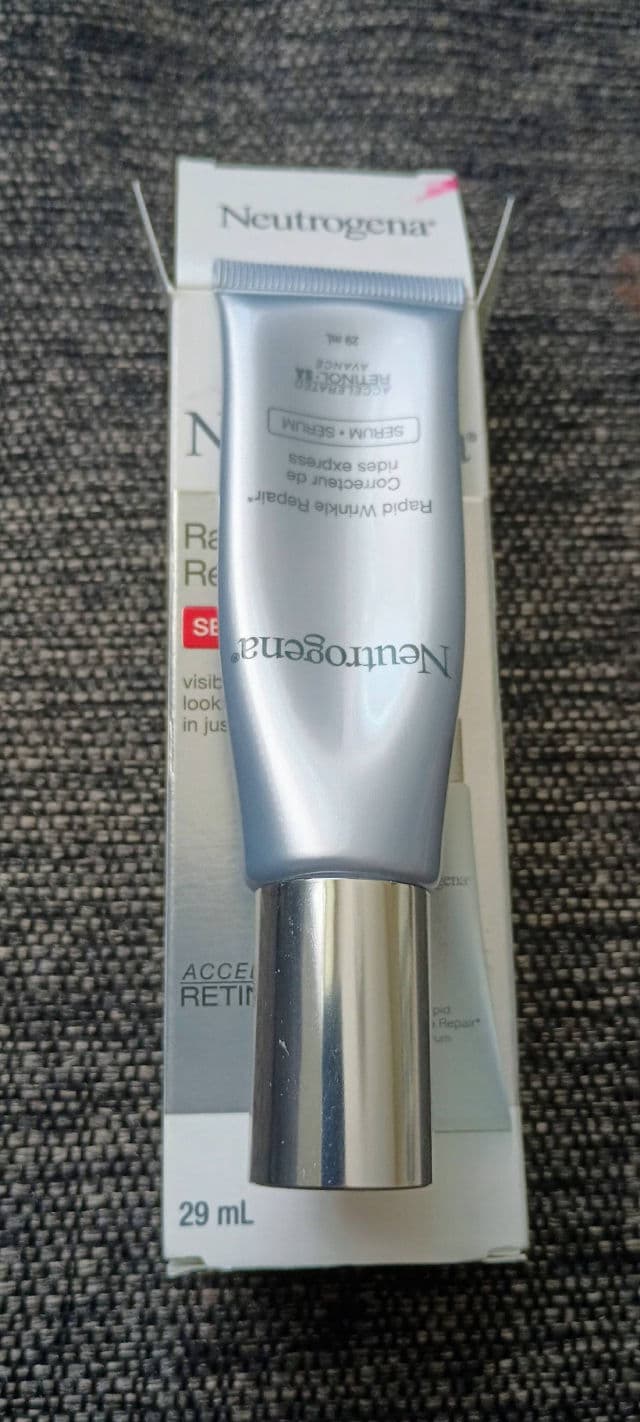 Neutrogena Rapid Wrinkle Repair Serum review photo by Mucci