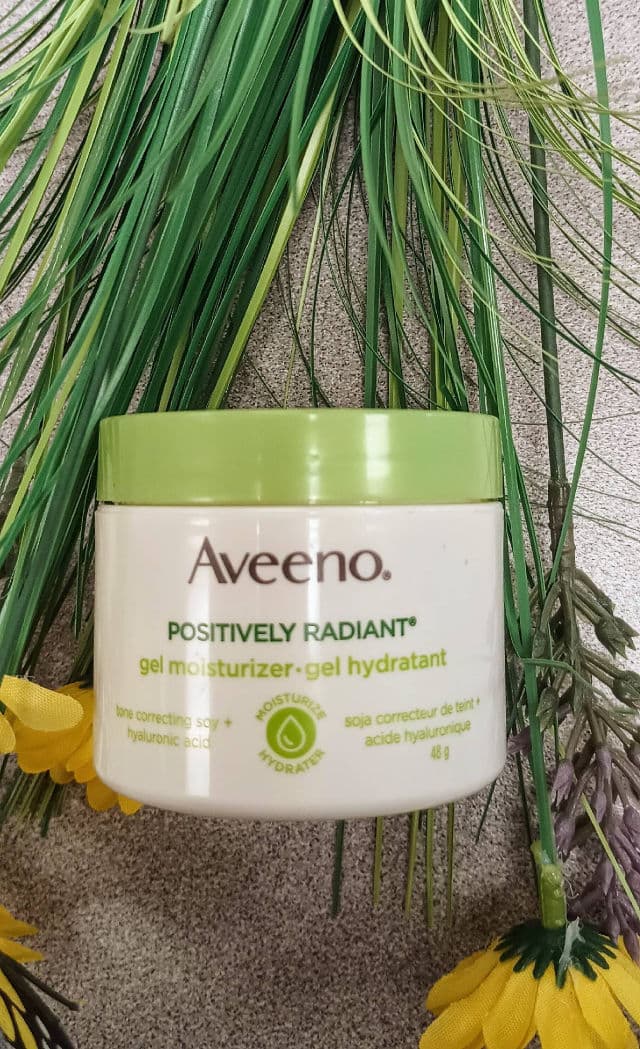 Aveeno Positively Radiant Gel Moisturizer review photo by Mucci