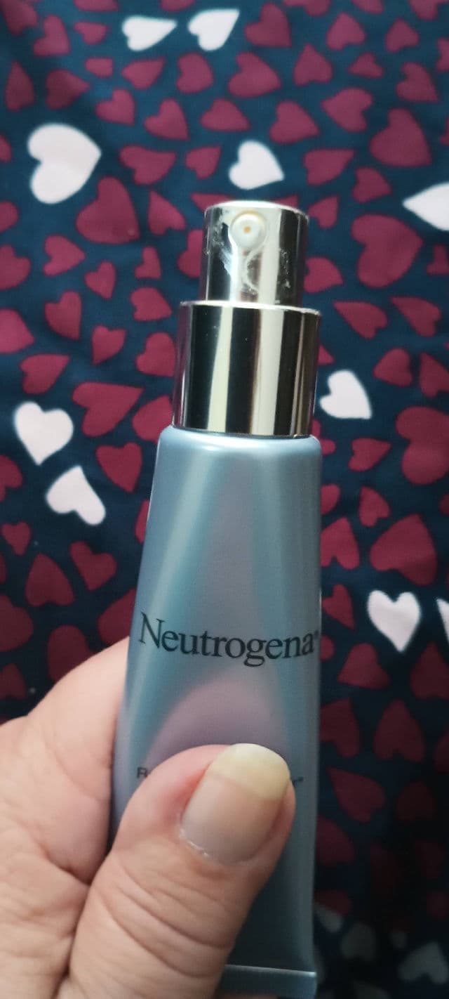 Neutrogena Rapid Wrinkle Repair Serum review photo by Mucci