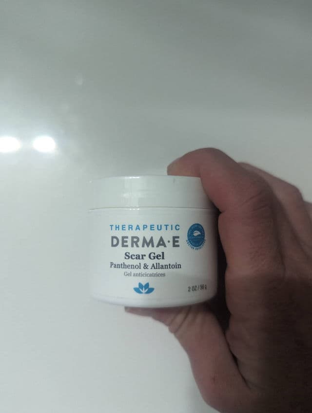derma e Scar Gel review photo by merllamicorn