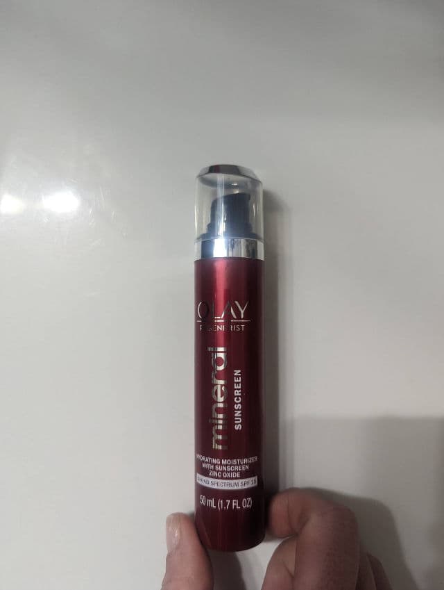 Olay Regenerist Mineral Sunscreen Hydrating Moisturizer SPF 30 review photo by merllamicorn