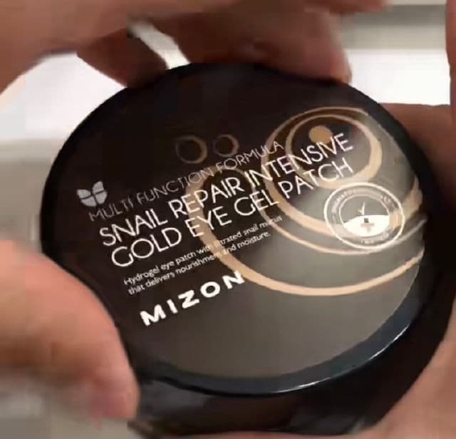Mizon Snail Repair Intensive Gold Eye Gel Patch review photo by SiempreFancy