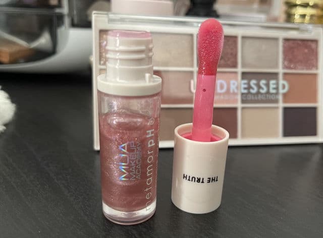 MUA Makeup Academy Metamorphosis Colour Changing Lip & Cheek Oil review photo by sawsensaad