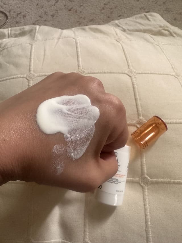 Some By Mi V10 Hyal Antioxidant Sunscreen SPF50+ PA++++ review photo by l88exa