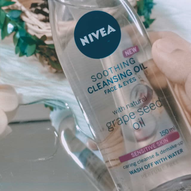 Nivea Soothing Cleansing Oil for Sensitive Skin review photo by pickachuuu