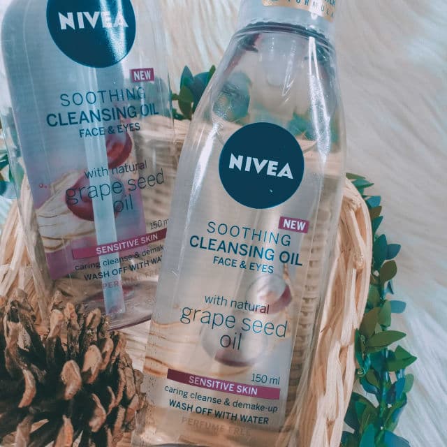Nivea Soothing Cleansing Oil for Sensitive Skin review photo by pickachuuu