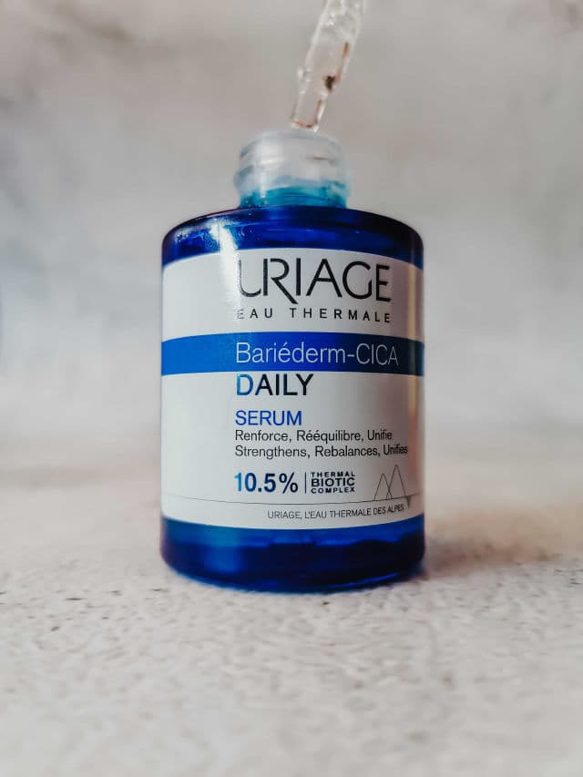 Uriage Bariéderm Cica Daily Serum review photo by zombiiieglam
