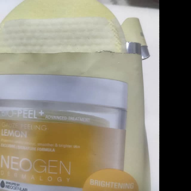 NEOGEN Dermalogy Bio-Peel Gauze Peeling Lemon review photo by protectorsolarforeve